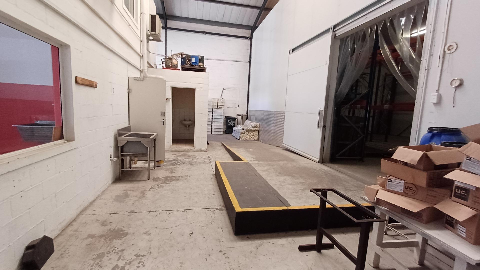 731679_2.jpg