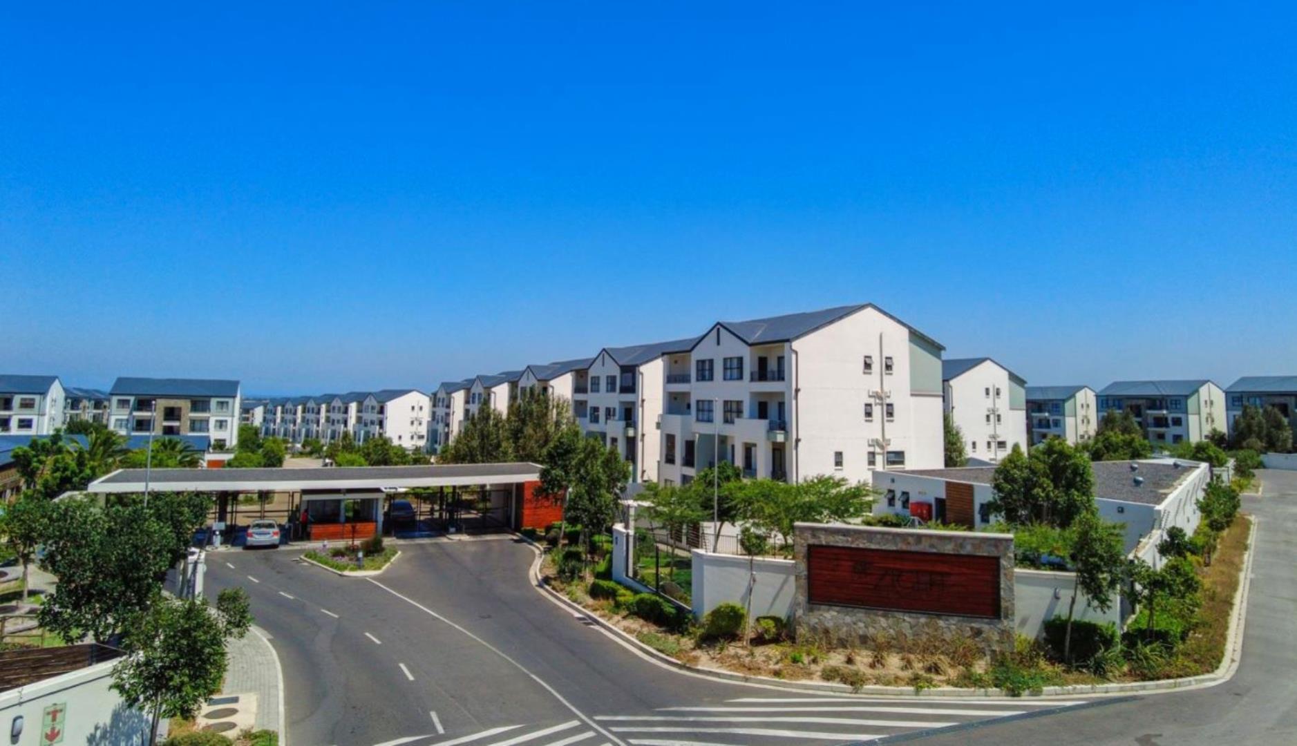 739964_dezight_exterior.JPG