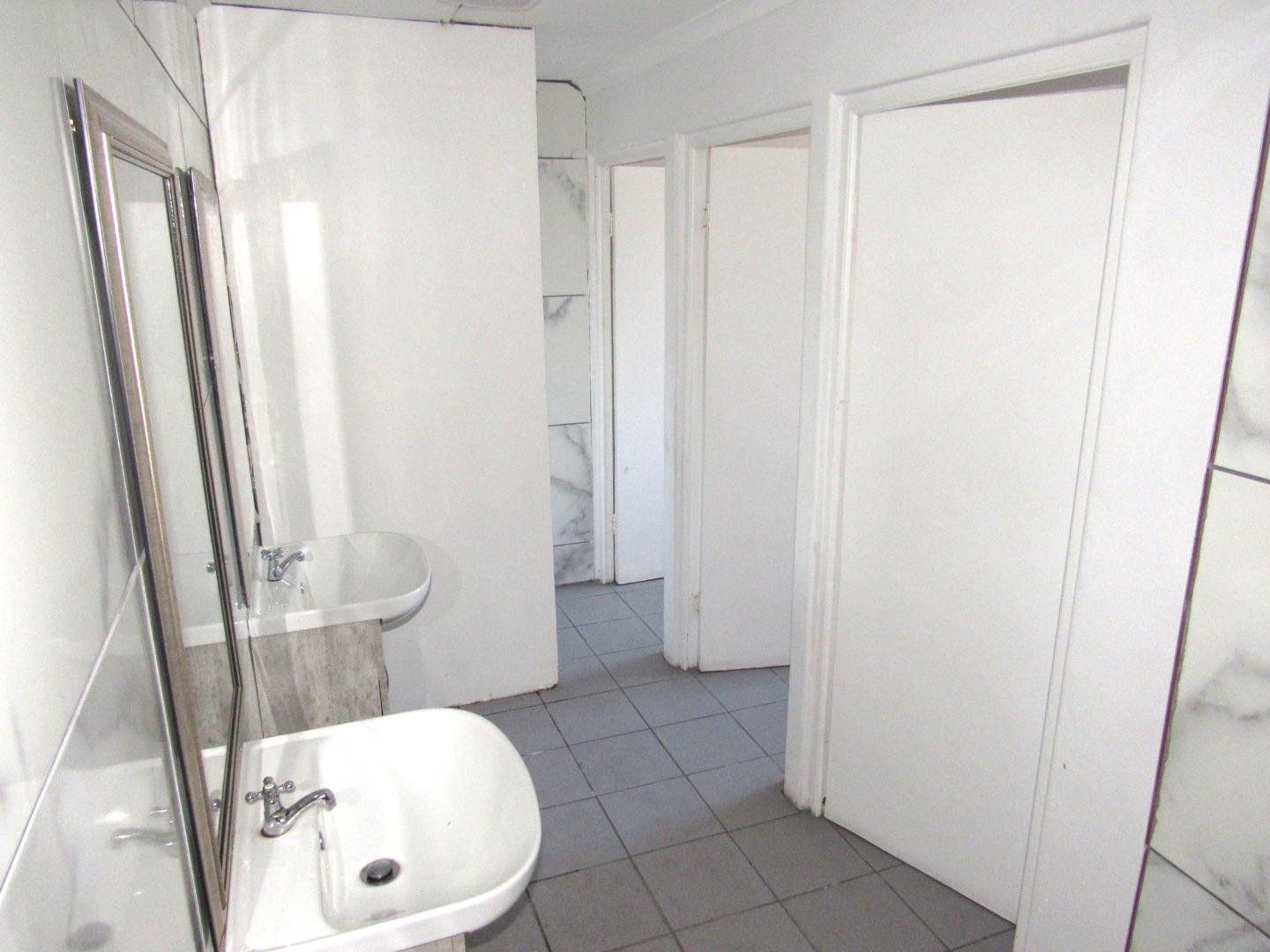 740392_30.JPG