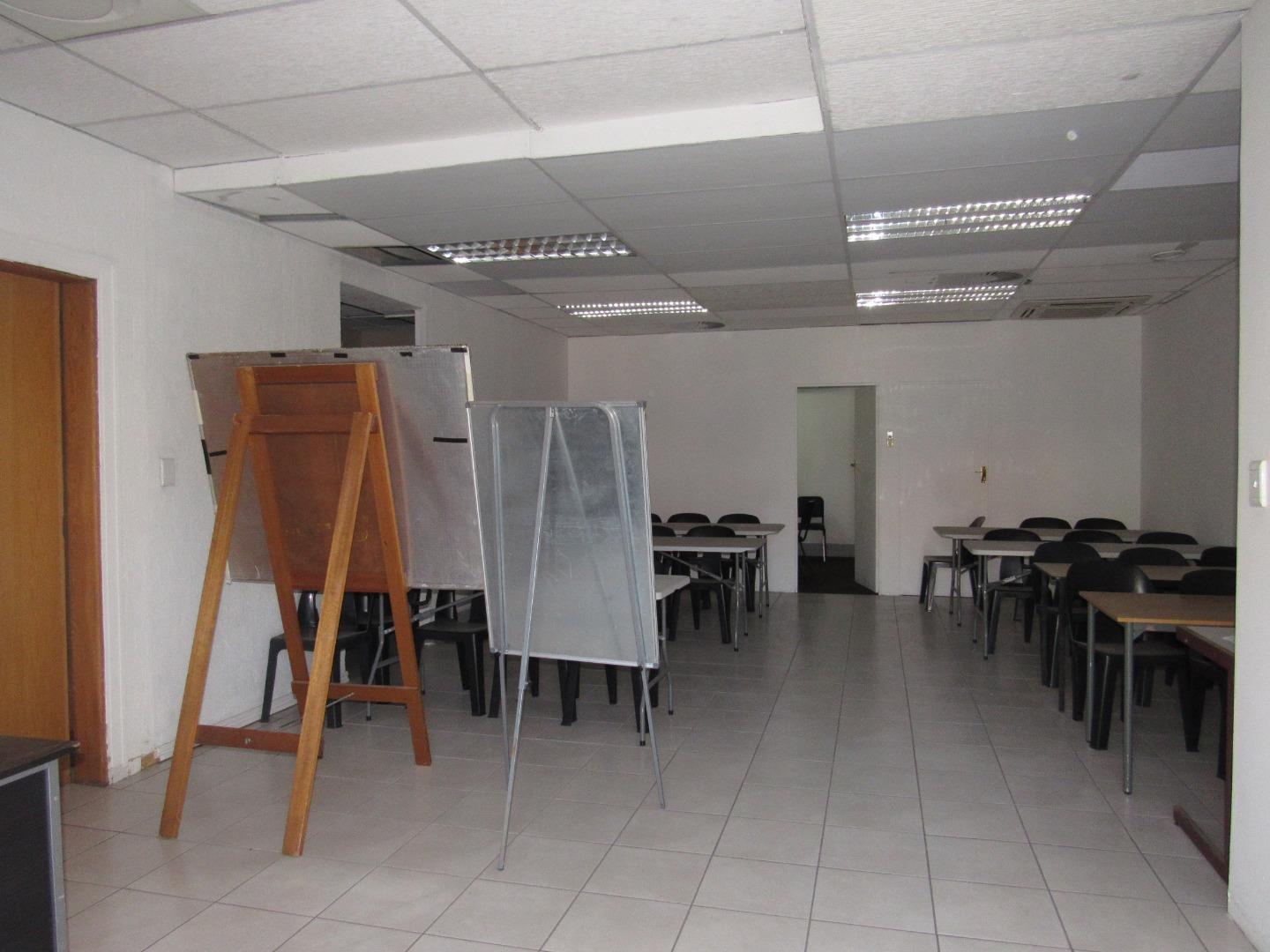 740392_4.JPG