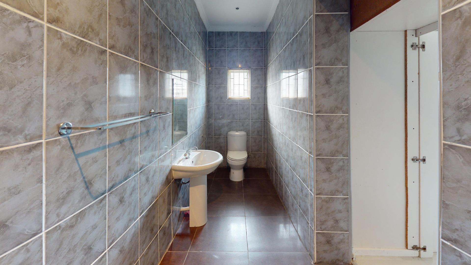 740404_36-Muller-Road-Wetton-Bathroom.jpg