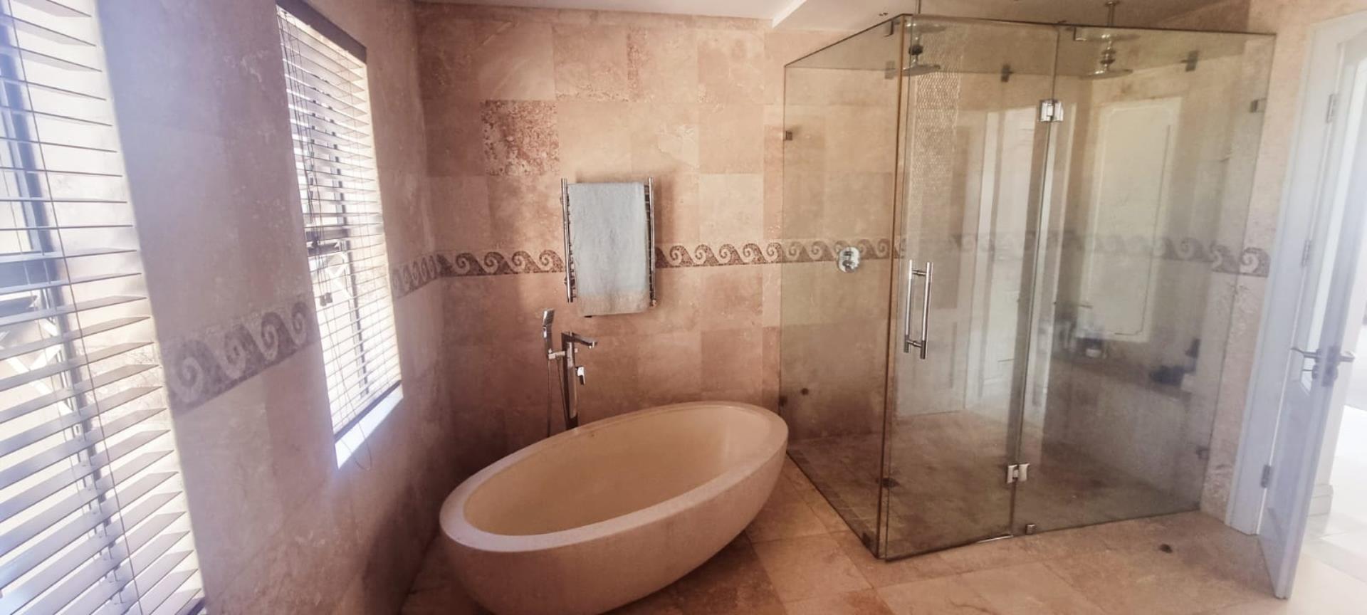 House + Cottage/Flat for Sale in Schaapkraal, Cape Town 706635