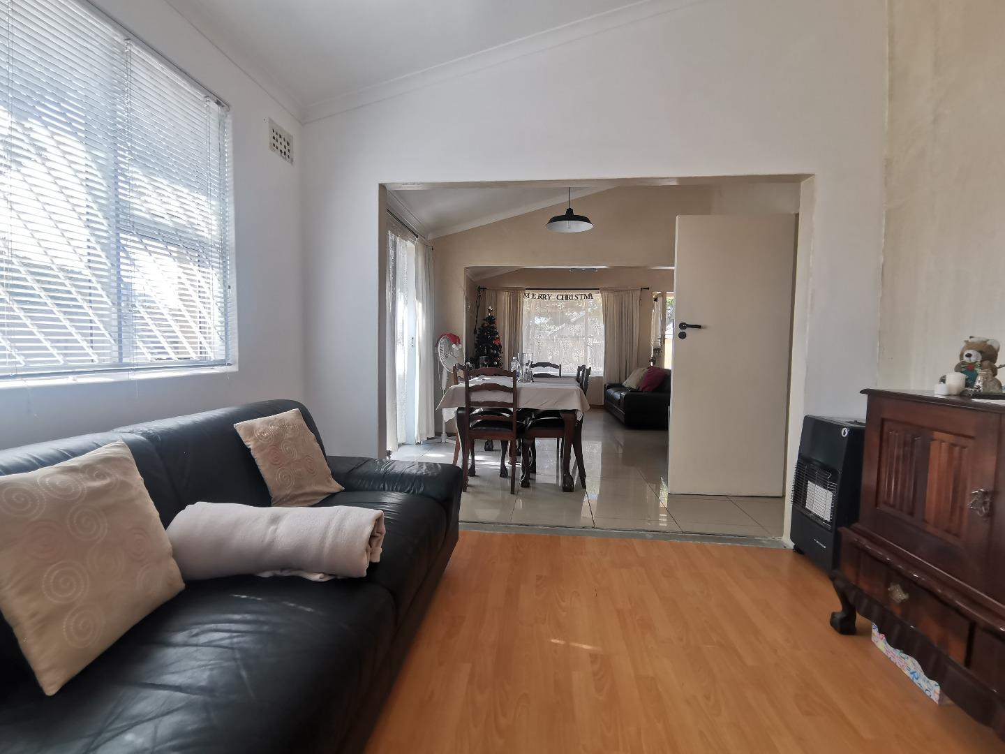 House + Cottage/Flat for Sale in Lansdowne, Cape Town 706671