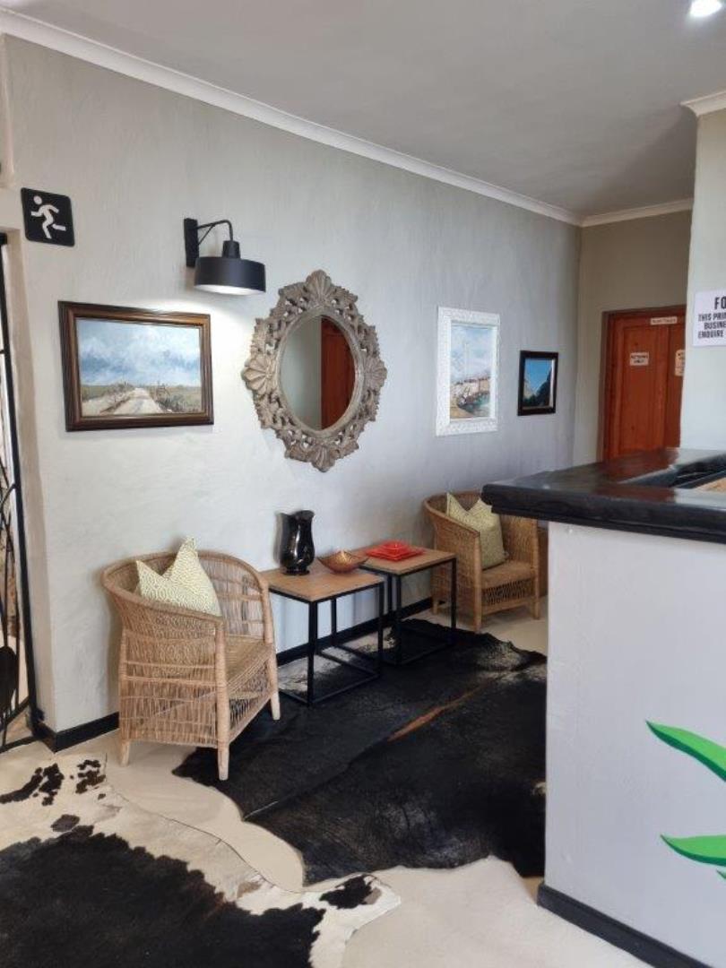 756744_Foyer1.jpg