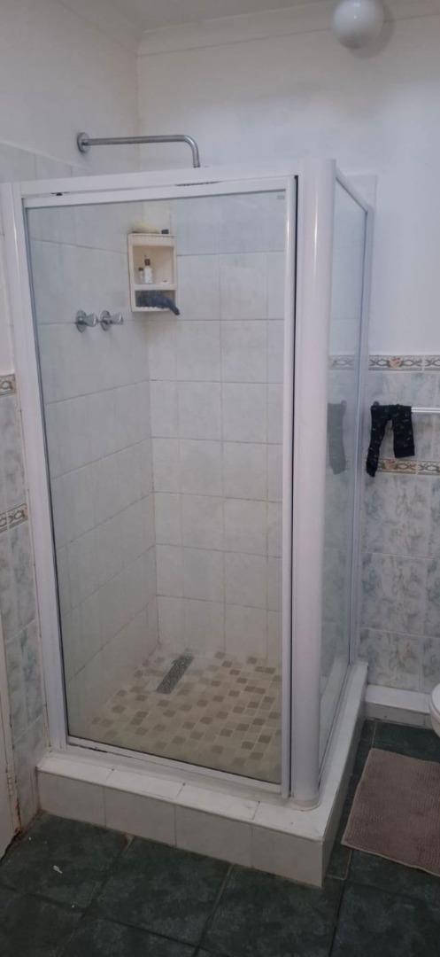 762797_Unit_1_shower.jpg