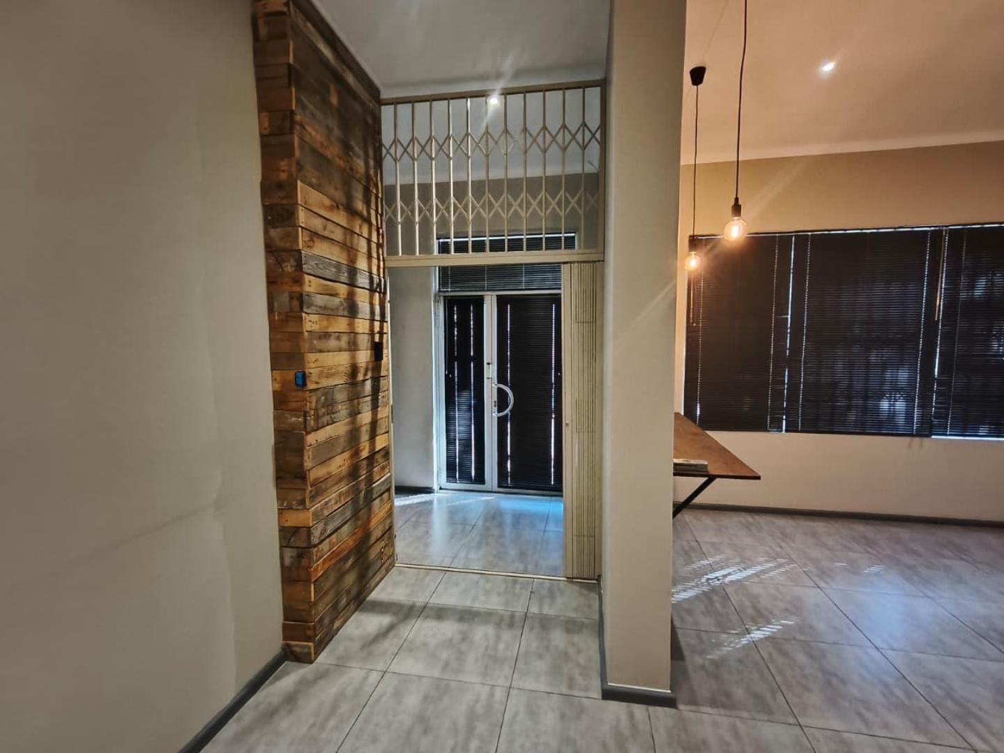 763987_entrance_hall1.jpg