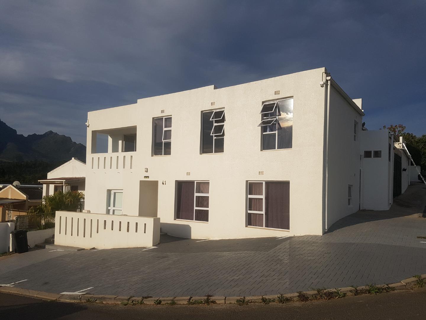 766538_stellenbosch_1.jpg